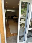Studio Apartment 100 meters from lake and walking track