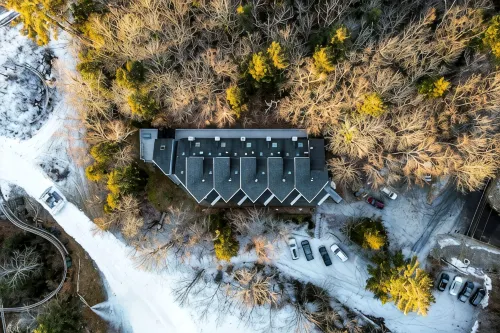 Lift Haus - New Trailside 2Br at Attitash - Clean • Modern • Easy - 3-Star