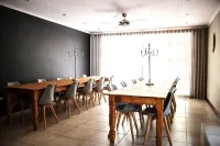 Kroon Manor - Homestays