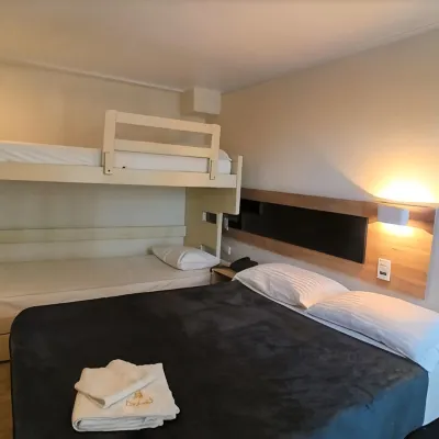 Hotel Embajada Hotel dekat Stadion El Campin