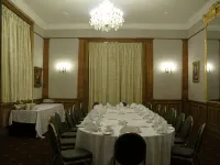 威靈頓豪爾酒店 - 停車場