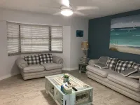 Newly Renovated Coastal Style house - 3 ดาว