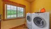 Spacious Condo with a Beautiful View and Lots to do in Brian Head UT. BL-25016 - 4성급