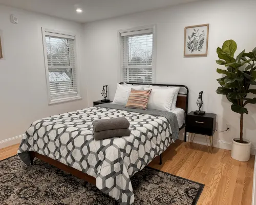 Luxury and Modern Apt near Mall/ Hospital Hotels in Danvers