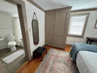 Charming 3-bedroom cottage with WiFi and AC in Hot Springs