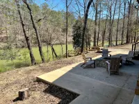 Spacious Cabin on Little Mo River!! Game Room! Relax & Have Fun! 4 Bed, 4.5 Bath - 부티크