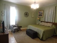 Historic Downtown Loft - Wi-Fi