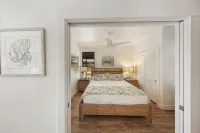 New Remodel & Rare Find #35 w/ Oceanview, AC, and corner unit! Look no further! - Beach