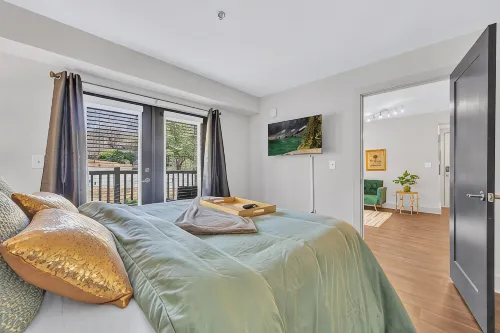 Emerald Suite near Truist Park / Free Parking - Condos