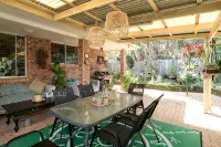 Salty Crew villa , Central spot , Pet friendly ,private garden oasis secure yard - واي فاي