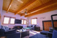 Cozy Lodge located in the heart of CB south. Near restaurants and bus - 2-Star