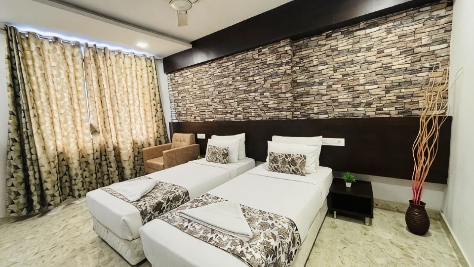 Hotel Elite by Signature Group