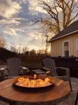 Charming craftsman 3-bedroom, home with AC and hot tub in downtown Prosser WA! - 4-Star