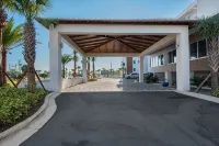 Spectacular Gulf Front 4 bedroom/3 bath condo in the newly built Blu complex - Kitchens