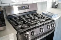 Luxe 3BR Oakland Escape | Chic Outdoor Living - 4 estrellas