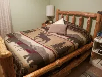 Walk to everything! 2 Bedroom 1 Bath Home in town. - Wifi