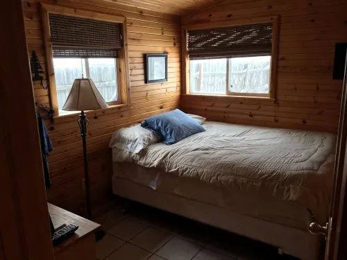 Cute Lakefront Cottage on Lake Michigan. - 2-Star