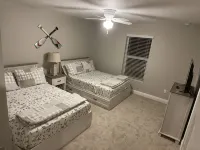 Villa Rozafa Cozy,spacious,walking distance from downtown white sandy beach. - Villaer