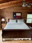 Private Mountain View cabin on 5 acres, great patio with creek below back patio. - Mountain view