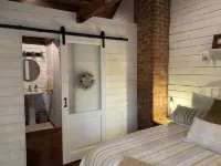 Loft two story with first floor workout room, WIFI, complete cottage to yourself - Gym