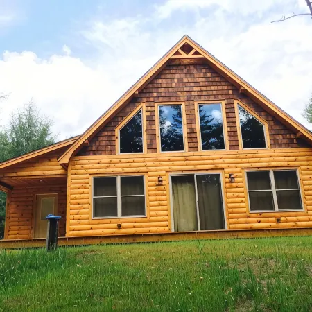 Riverfront Ski Chalet Cabin only minutes to Sunday River Resort & Trails Galore!