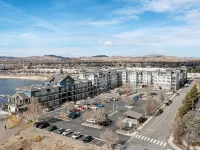 Lakefront Condo w/ Jacuzzi, Rooftop near  Mall, Casino, Theater w/ City Views - Gym