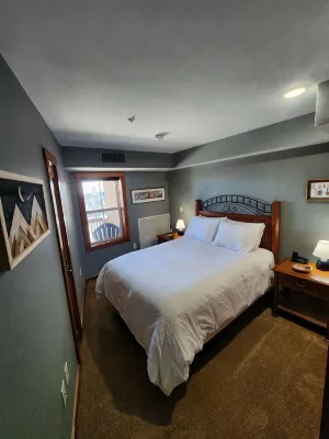 Highland Hideaway - Slope Side - Mountain Views - balcony