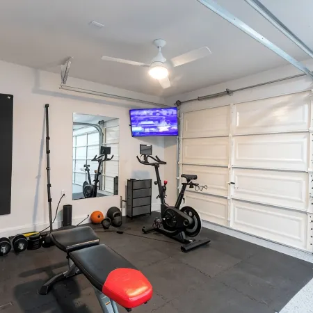 Spacious Paradise - Game Room, Legoland, Hot Tub, Private Gym