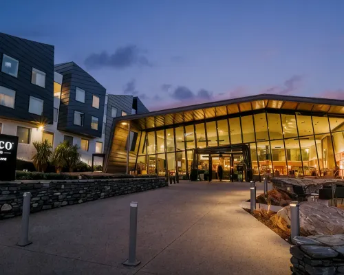 voco Queenstown by IHG Hotels near William Gilbert Rees Statue