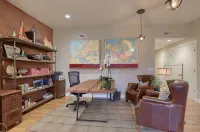 Luxury Lancaster Downtown Condo - 3 blocks from Central Market! - Boutique