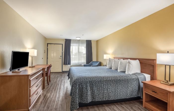 Econo Lodge Inn & Suites Lodi - Wine Country Area
