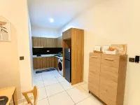 GreenHaven 1BR Pool View 6pax Netflix I Permas CIQ - Condos