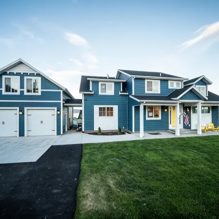 Stunning 10 Bedroom Lakeview Retreat! in the Middle of Garden City!