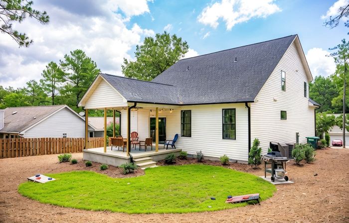 New Build! 5 Bedrooms & 3.5 Baths! 5 Minutes to Golf and the Village