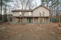Ouachita National Forest & Kiamichi River Retreat w/ POOL - 3성급