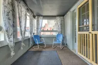 Historic Home in the Heart of the City on Street Car Line. - Homestays