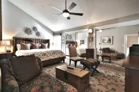 Steps2Lifts & Superpipe, Lower Prices, Designer Interior, Gourmet Kitchen - Luxury