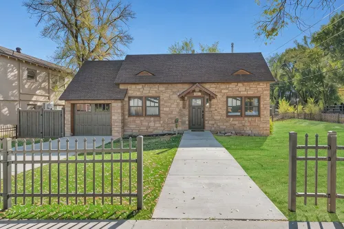 Cherry Ave Cottage Close to Downtown, Skiing, and More - Boutique