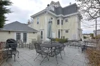 Stonington Borough with Water Views - Kitchens