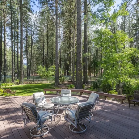 Fun Family Cabin in the Heart of the Lost Sierra w/ BBQ, Games and Tons of Space