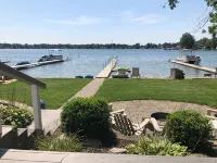 Experience Lake Life at Our 3-Bedroom Beachfront Cottage, Near Grand Rapids. - 4-Star