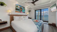 Sea La Vie Secluded Oceanfront condo, Magical Sunrise romantic honeymoon Getaway - バルコニー