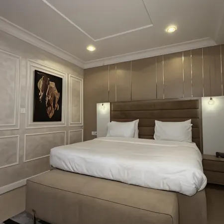 Tatafish Hotels Premium Rooms & Complimentary Meals
