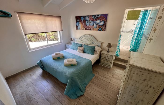 Modern Beach Style Villa, Close To Beach, Restos & Shops, Big Pool, Renovated.