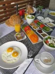 Spat Beach - breakfast