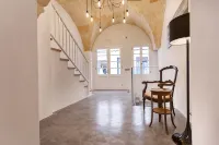 Petit Hotel 5 Fars - خدمة نقل من وإلى المطار