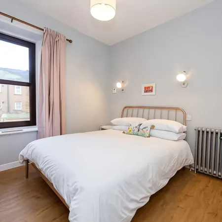 2 Bedroom in the Centre of Stonehaven with Seaviews, near the Beach & Harbour! Hotel di Stonehaven