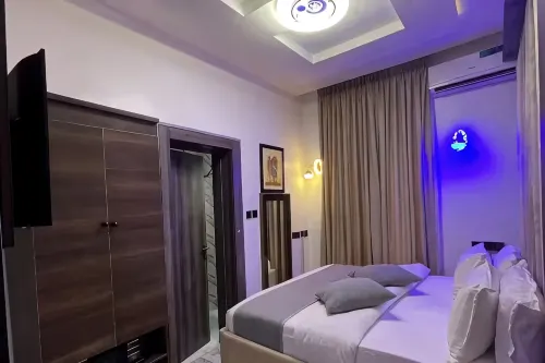 Livingstone Luxury Apartment - Condos