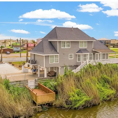 Luxury Beach Estate Ocean View, Pool, 360° Deck&Beach Access 20%Off Last Minute