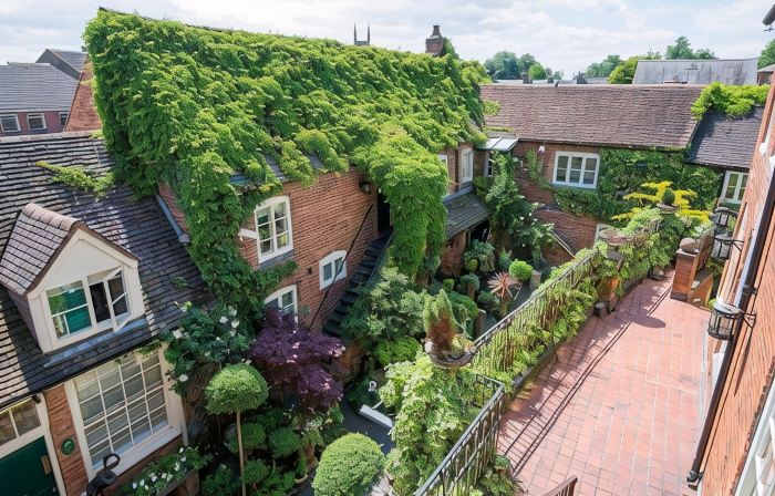 The Greyhound Coaching Inn